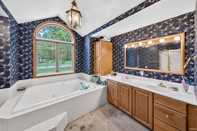 2208 Cambridge Drive, Goshen, IN 46528