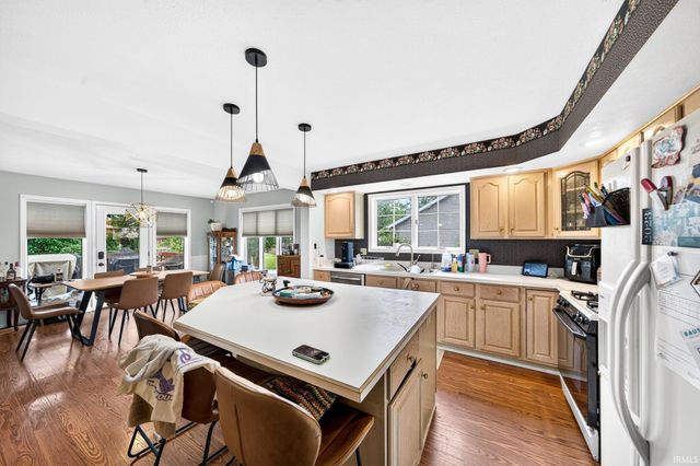 2208 Cambridge Drive, Goshen, IN 46528