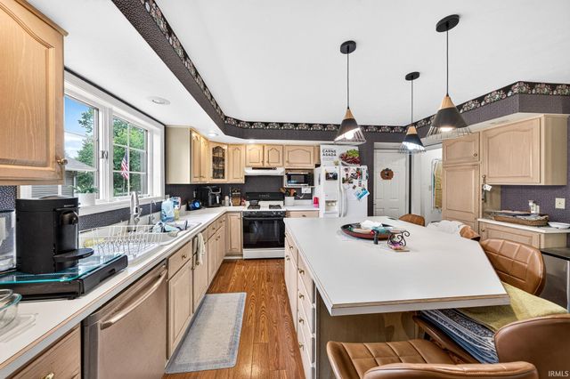 2208 Cambridge Drive, Goshen, IN 46528