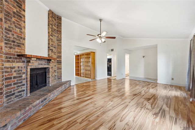 6909 Greenspring Drive, Arlington, TX 76016