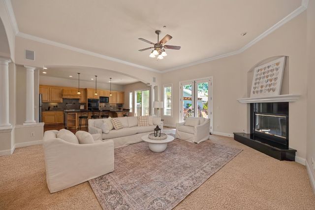 8484 Cobble Creek Ln, Orangevale, CA 95662