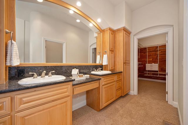 8484 Cobble Creek Ln, Orangevale, CA 95662