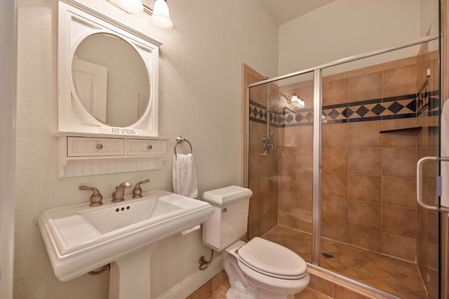 8484 Cobble Creek Ln, Orangevale, CA 95662