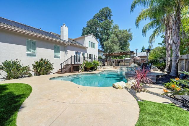 8484 Cobble Creek Ln, Orangevale, CA 95662