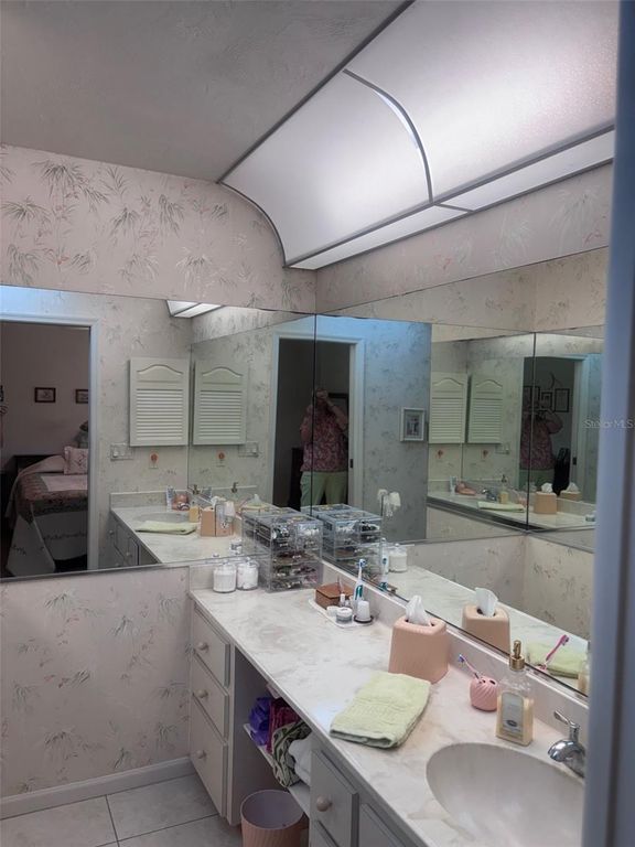 Image 12 of property listing at 31 LAKE FAIRGREEN CIRCLE, New Smyrna Beach, FL 32168
