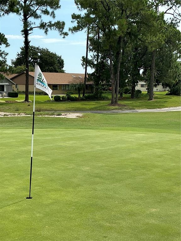 Image 4 of property listing at 31 LAKE FAIRGREEN CIRCLE, New Smyrna Beach, FL 32168