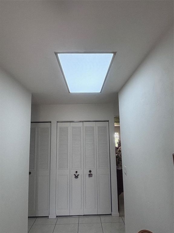 Image 8 of property listing at 31 LAKE FAIRGREEN CIRCLE, New Smyrna Beach, FL 32168