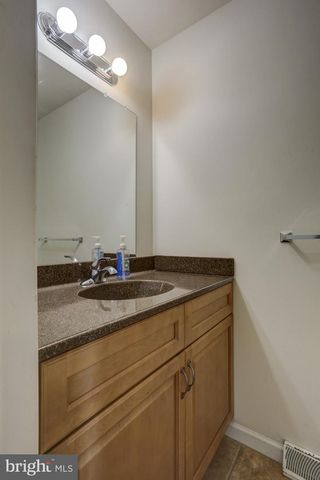 631 SUNFLOWER ST, New Holland, PA 17557