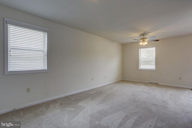 631 SUNFLOWER ST, New Holland, PA 17557