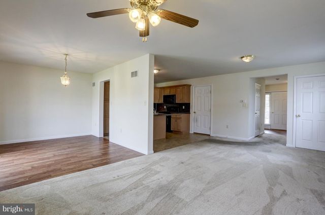 631 SUNFLOWER ST, New Holland, PA 17557