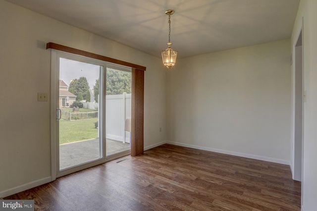631 SUNFLOWER ST, New Holland, PA 17557