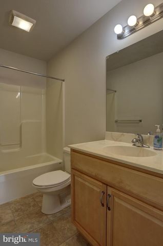 631 SUNFLOWER ST, New Holland, PA 17557