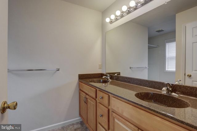 631 SUNFLOWER ST, New Holland, PA 17557