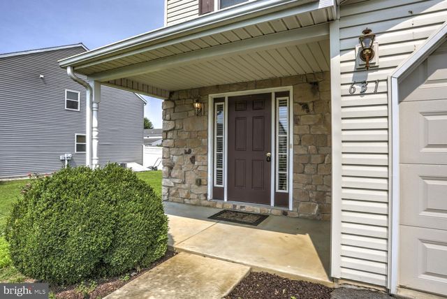 631 SUNFLOWER ST, New Holland, PA 17557