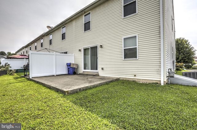 631 SUNFLOWER ST, New Holland, PA 17557