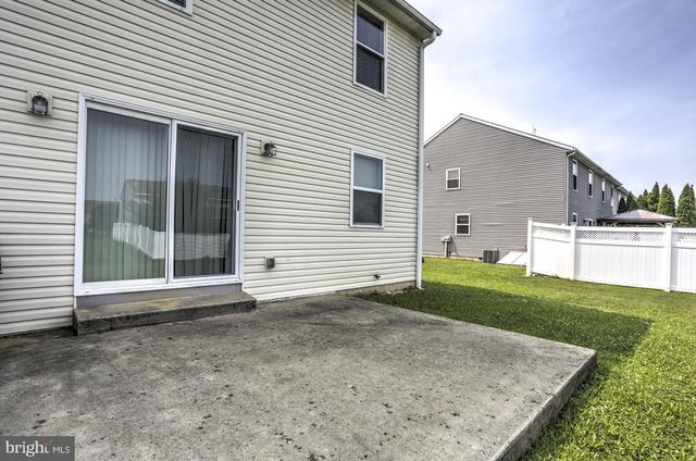 631 SUNFLOWER ST, New Holland, PA 17557