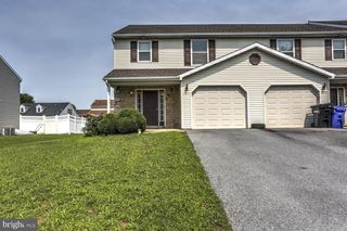 631 SUNFLOWER ST, New Holland, PA 17557