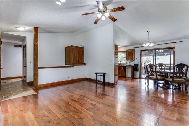 2007 N Wood, Wichita, KS 67212