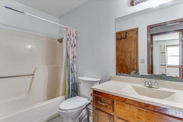 2007 N Wood, Wichita, KS 67212