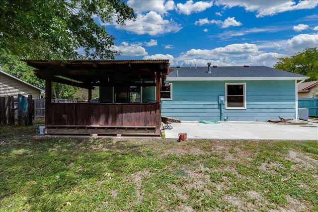 2007 N Wood, Wichita, KS 67212