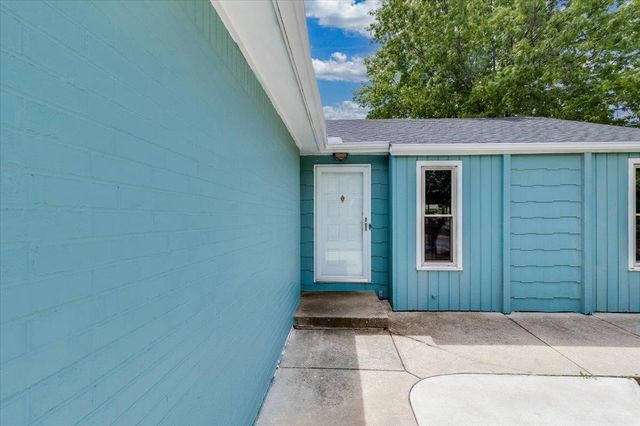 2007 N Wood, Wichita, KS 67212
