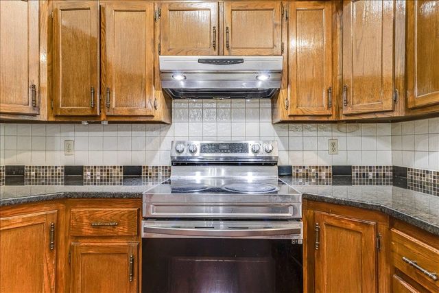 2007 N Wood, Wichita, KS 67212