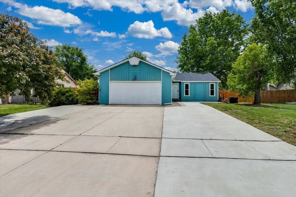 2007 N Wood, Wichita, KS 67212