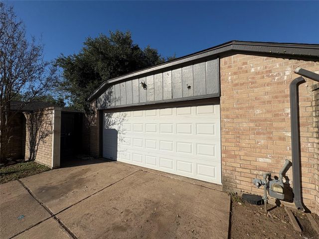 10607 Staghill Drive, Houston, TX 77064