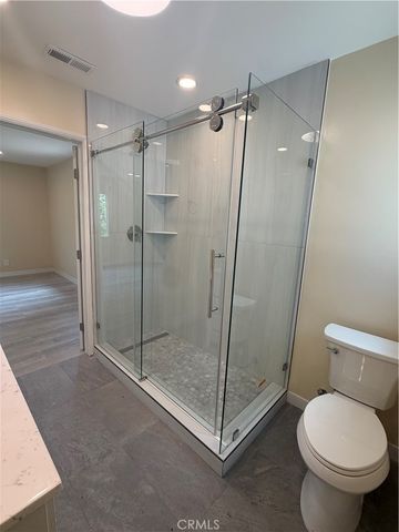 7912 White Oak Avenue B, Northridge, CA 91325