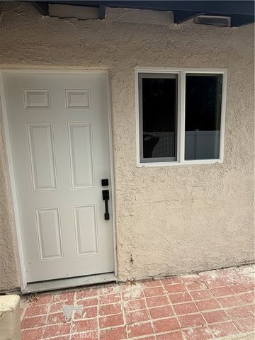 7912 White Oak Avenue B, Northridge, CA 91325