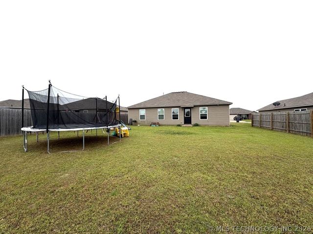 10147 E Larry Street, Claremore, OK 74017