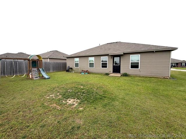 10147 E Larry Street, Claremore, OK 74017