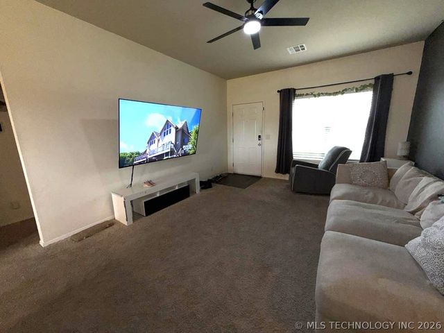 10147 E Larry Street, Claremore, OK 74017