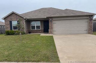 10147 E Larry Street, Claremore, OK 74017