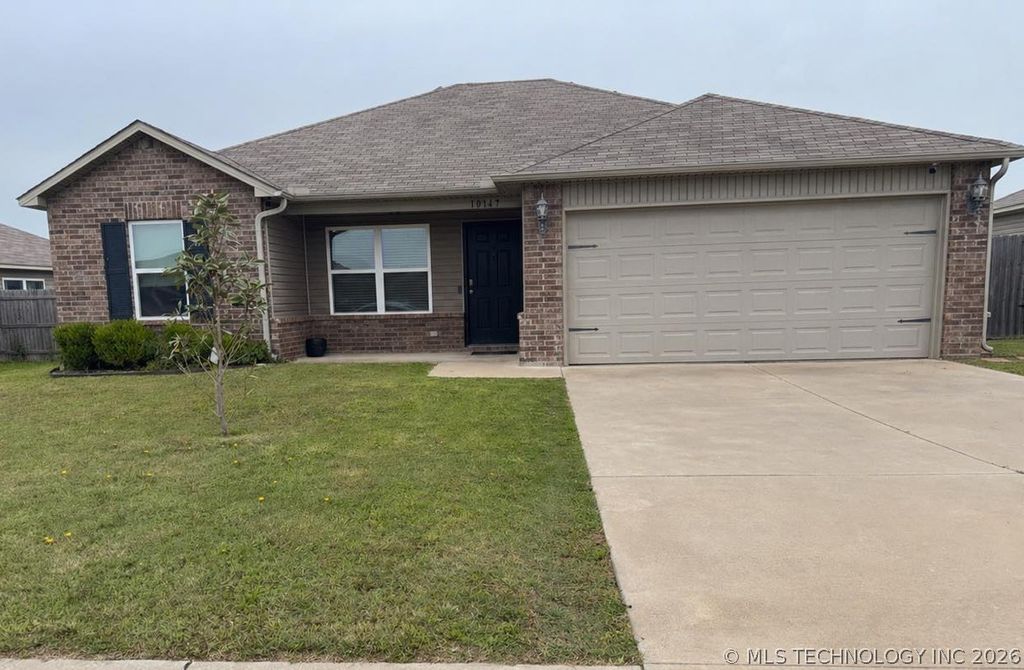 10147 E Larry Street, Claremore, OK 74017