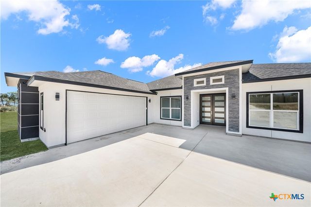 106 County Road 2730, Mico, TX 78056