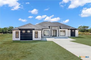 106 County Road 2730, Mico, TX 78056