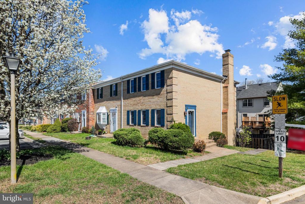 7410 RHONDDA DR, Lorton, VA 22079