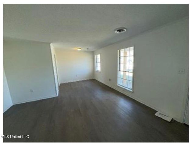 325 Valley Vista Drive, Jackson, MS 39211