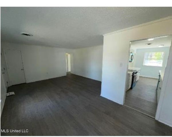 325 Valley Vista Drive, Jackson, MS 39211