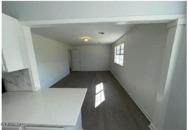 325 Valley Vista Drive, Jackson, MS 39211