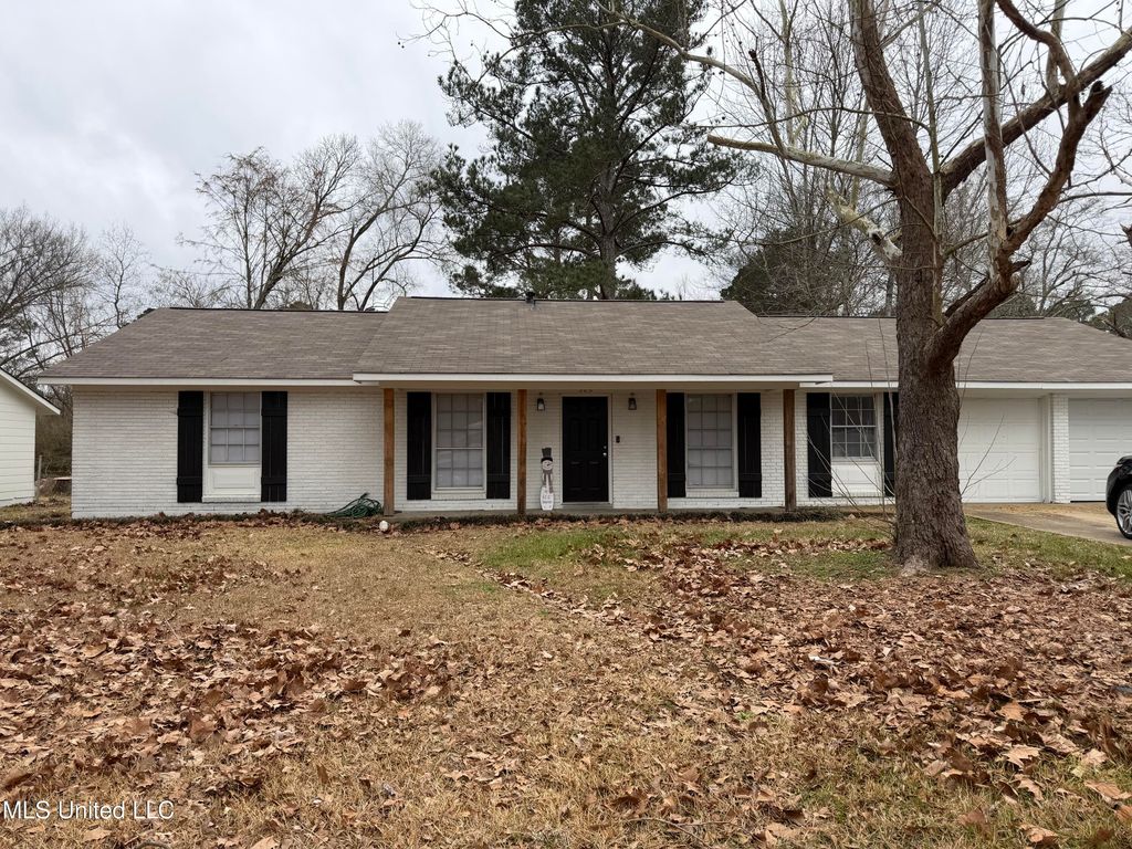 325 Valley Vista Drive, Jackson, MS 39211