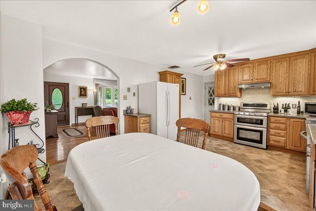 1752 ROHRERSVILLE RD, Knoxville, MD 21758
