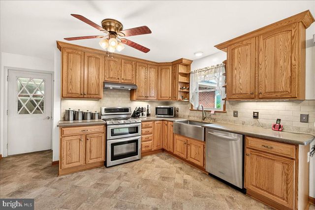 1752 ROHRERSVILLE RD, Knoxville, MD 21758
