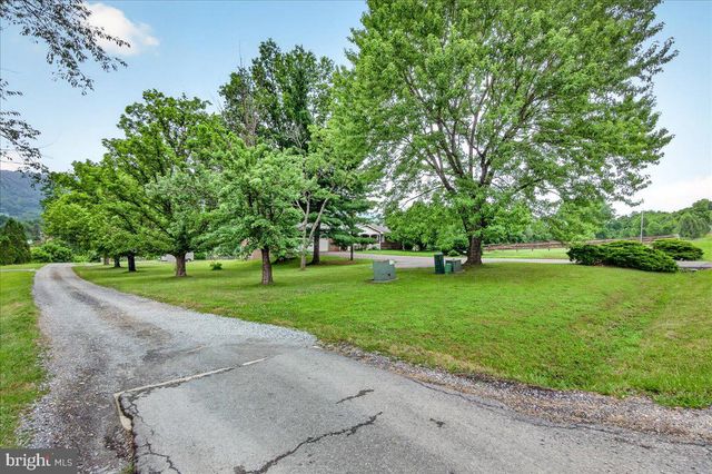 1752 ROHRERSVILLE RD, Knoxville, MD 21758