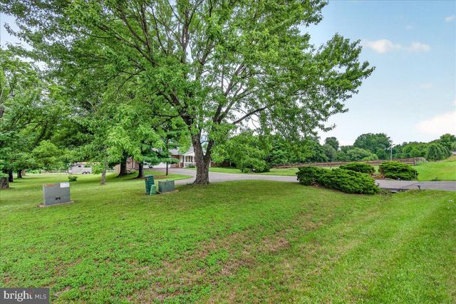 1752 ROHRERSVILLE RD, Knoxville, MD 21758