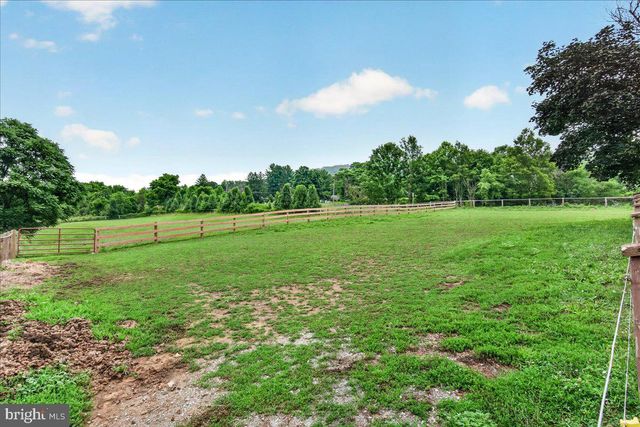 1752 ROHRERSVILLE RD, Knoxville, MD 21758