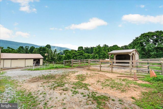 1752 ROHRERSVILLE RD, Knoxville, MD 21758