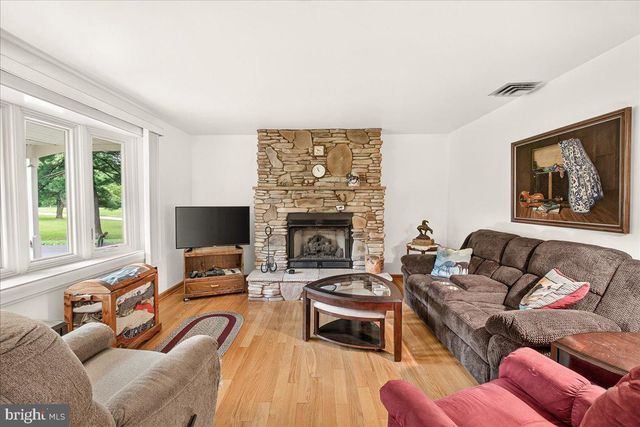 1752 ROHRERSVILLE RD, Knoxville, MD 21758