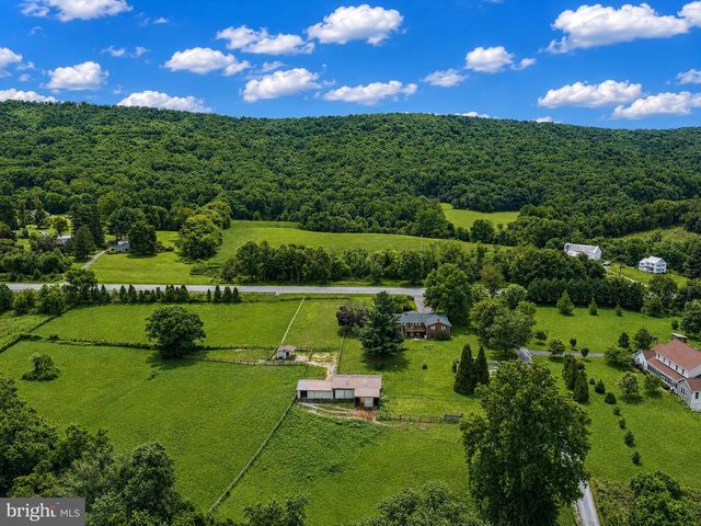 1752 ROHRERSVILLE RD, Knoxville, MD 21758